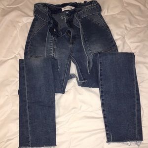 Tie belt jeans